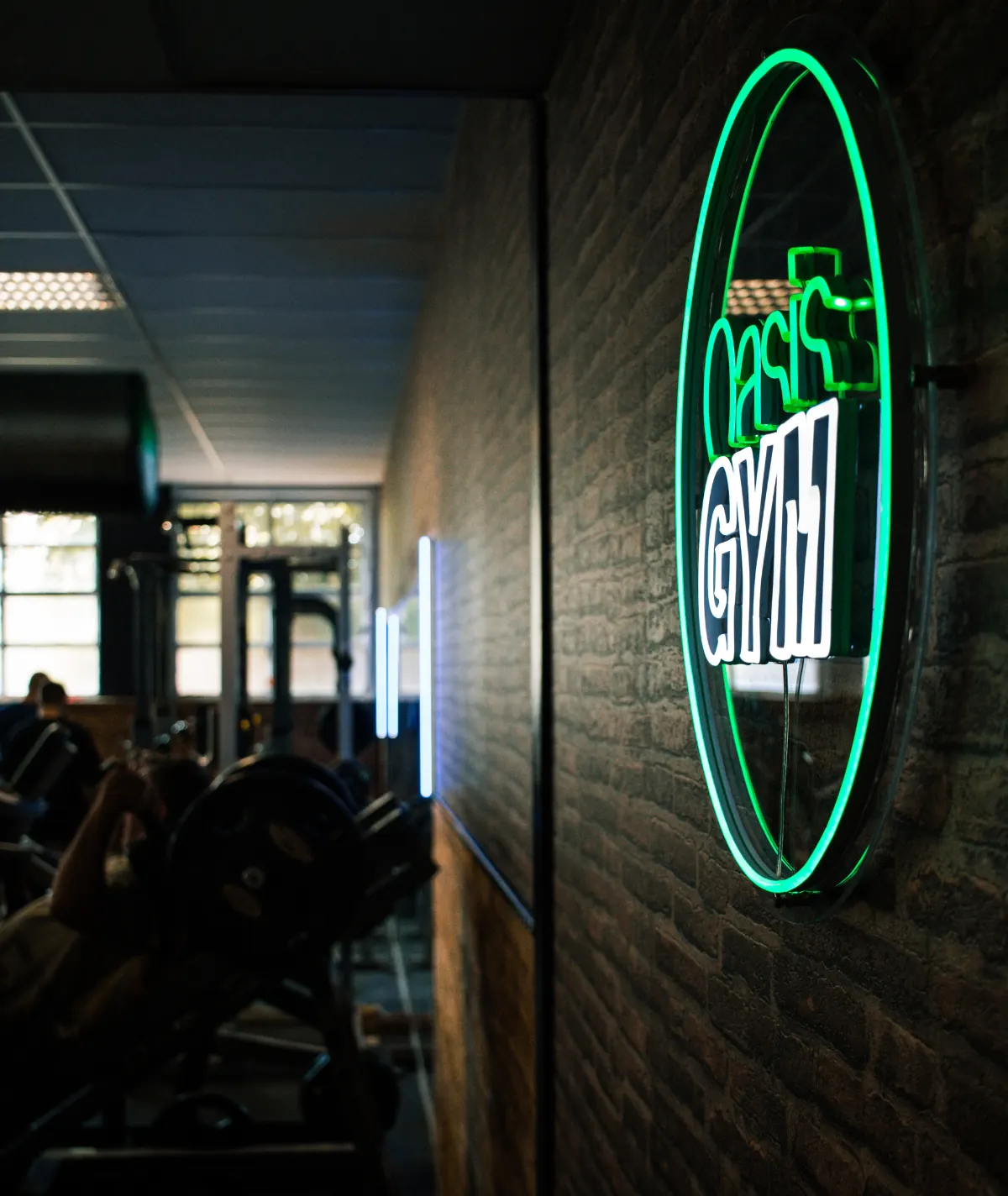 Enseigne lumineuse de la salle de sport Oasis Gym à Bourg-en-Bresse